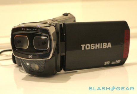 Toshiba giới thiệu máy quay Camileo 3D